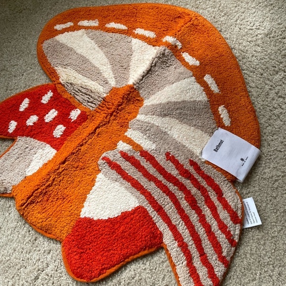 NWT Urban Outfitters Home Mushroom Tufted Shag Bath Mat - Picture 6 of 13